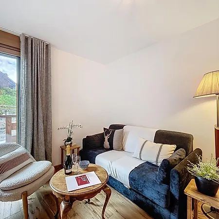 Bel Neuf Proche Du Domaine Skiable Avec Parking - Fr-1-560-160 Combloux